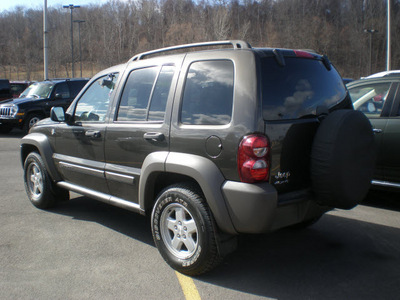 jeep liberty 2006 green suv sport gasoline 6 cylinders 4 wheel drive automatic with overdrive 13502