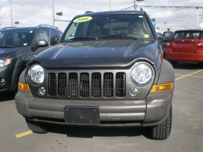 jeep liberty 2006 green suv sport gasoline 6 cylinders 4 wheel drive automatic with overdrive 13502