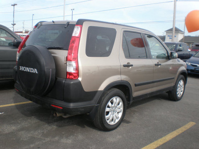honda cr v 2005 gold suv ex gasoline 4 cylinders all whee drive automatic with overdrive 13502