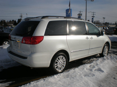 toyota sienna 2008 white van gasoline 6 cylinders all whee drive automatic 13502