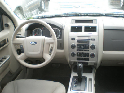ford escape 2008 silver suv xlt gasoline 6 cylinders all whee drive automatic with overdrive 13502