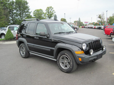 jeep liberty 2006 black suv renegade gasoline 6 cylinders 4 wheel drive automatic with overdrive 13502