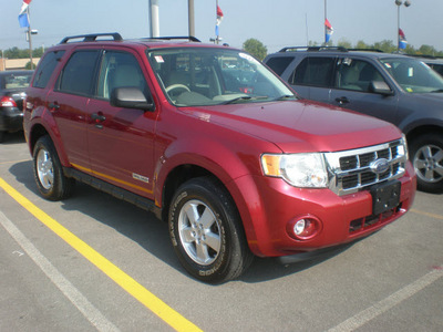 ford escape 2008 red suv xlt gasoline 4 cylinders all whee drive automatic with overdrive 13502