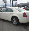 chrysler 300c 2007 white sedan gasoline 8 cylinders all whee drive automatic 13502