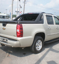 chevrolet avalanche 2007 beige suv flex fuel 8 cylinders 4 wheel drive automatic 13502