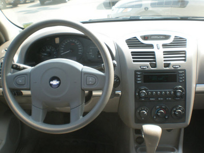 chevrolet malibu 2005 gray hatchback maxx gasoline 6 cylinders front wheel drive automatic 13502