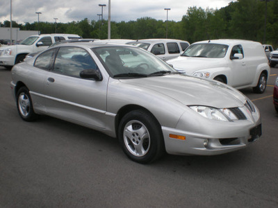 pontiac sunfire 2005 silver coupe gasoline 4 cylinders front wheel drive 5 speed manual 13502
