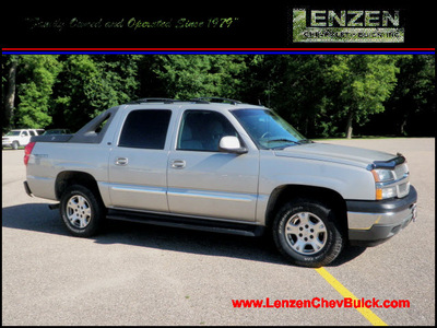 chevrolet avalanche 2005 pewter pickup truck crew cab lt z71 4x4 flex fuel 8 cylinders 4 wheel drive automatic 55318