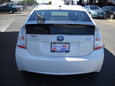 toyota prius 2010 white hatchback hybrid 4 cylinders front wheel drive automatic 79925