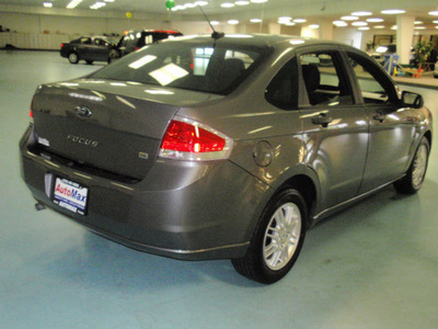 ford focus 2010 gray sedan se gasoline 4 cylinders front wheel drive automatic 34474