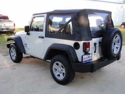 jeep wrangler 2009 white suv x gasoline 4 cylinders 4 wheel drive automatic with overdrive 34474