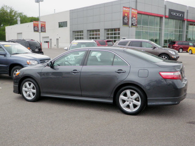 toyota camry 2007 gray sedan se gasoline 4 cylinders front wheel drive automatic 56001