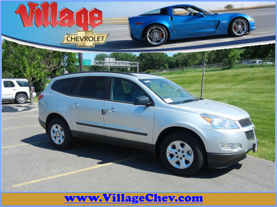 chevrolet traverse 2011 silver suv ls gasoline 6 cylinders all whee drive automatic 55391