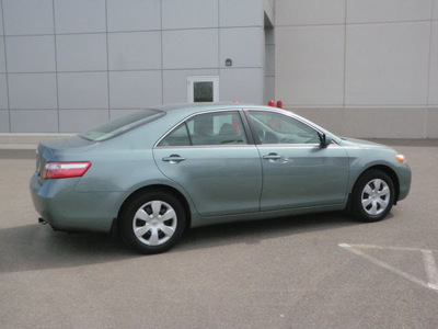 toyota camry 2007 lt  green sedan le gasoline 4 cylinders front wheel drive automatic 56001