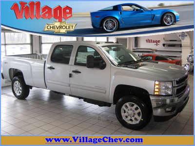 chevrolet silverado 3500hd 2011 silver lt diesel 8 cylinders 4 wheel drive automatic with overdrive 55391
