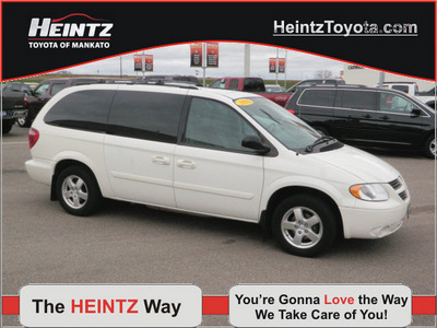 dodge grand caravan 2005 stone white van sxt gasoline 6 cylinders front wheel drive 4 speed automatic 56001