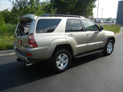 toyota 4runner 2005 gold suv sr5 4wd gasoline 8 cylinders 4 wheel drive automatic 55448