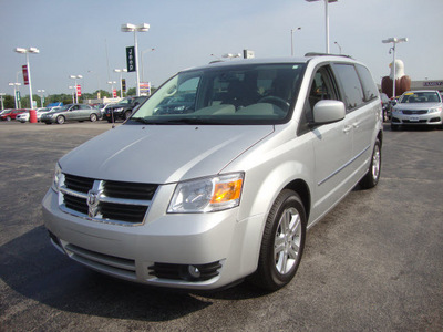 dodge grand caravan 2010 silver van sxt gasoline 6 cylinders front wheel drive automatic 60443