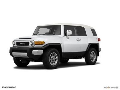 toyota fj cruiser 2011 white suv gasoline 6 cylinders 4 wheel drive automatic 55448