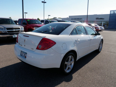 pontiac g6 2008 white sedan se1 v6 gasoline 6 cylinders front wheel drive 4 speed automatic 55313