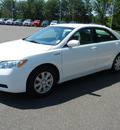 toyota camry hybrid 2009 white sedan 4 dr hybrid 4 cylinders front wheel drive automatic 55448