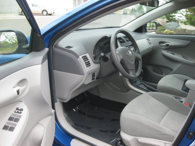toyota corolla 2009 blue sedan le gasoline 4 cylinders front wheel drive automatic 55448