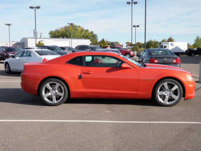 chevrolet camaro 2011 orange coupe ss gasoline 8 cylinders rear wheel drive not specified 55313