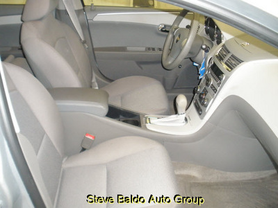 chevrolet malibu 2010 silver sedan ls gasoline 4 cylinders front wheel drive automatic 14304