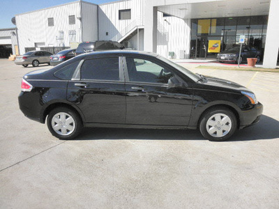 ford focus 2011 black sedan s gasoline 4 cylinders front wheel drive manual 78238