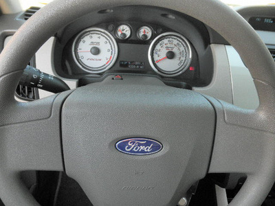 ford focus 2011 black sedan s gasoline 4 cylinders front wheel drive manual 78238