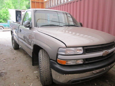 chevrolet 1500 2001 tan pickup truck gasoline 6 cylinders 2 wheel drive automatic 03281