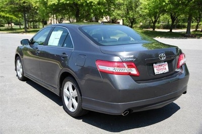 toyota camry 2010 gray sedan se gasoline 4 cylinders front wheel drive automatic 20746