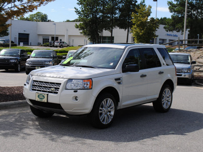 land rover lr2 2010 white suv hse gasoline 6 cylinders all whee drive automatic 27511
