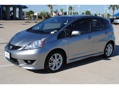 honda fit 2010 gray hatchback sport gasoline 4 cylinders front wheel drive automatic 77065