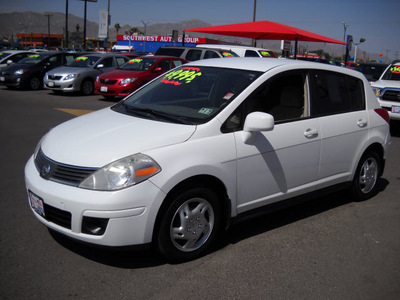 nissan versa 2008 white hatchback gasoline 4 cylinders front wheel drive automatic 79925
