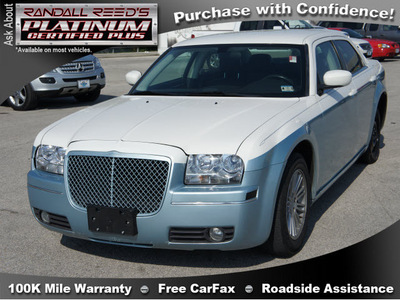 chrysler 300 2008 white sedan touring gasoline 6 cylinders rear wheel drive 4 speed automatic 77388