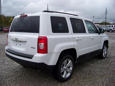 jeep patriot 2011 white suv gasoline 4 cylinders 4 wheel drive not specified 44024
