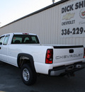 chevrolet silverado 2500hd 2005 white pickup truck work truck gasoline 8 cylinders rear wheel drive automatic 27215