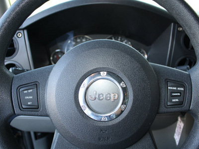 jeep commander 2006 black suv gasoline 6 cylinders 4 wheel drive automatic 27215