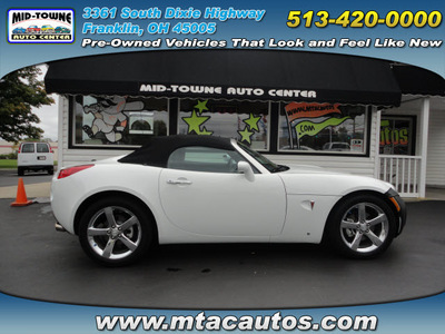 pontiac solstice 2006 white gasoline 4 cylinders rear wheel drive 5 speed manual 45005