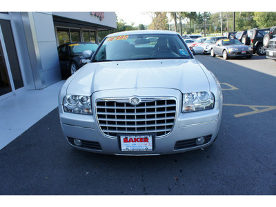 chrysler 300 2006 silver sedan limited gasoline 6 cylinders all whee drive automatic with overdrive 08844