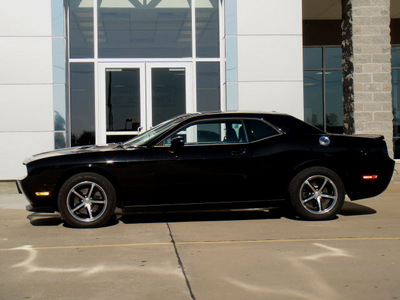 dodge challenger 2010 black coupe se gasoline 6 cylinders rear wheel drive automatic 62034
