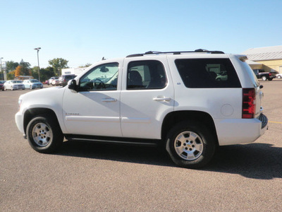 chevrolet tahoe 2008 white suv lt 4wd flex fuel 8 cylinders 4 wheel drive automatic 55318