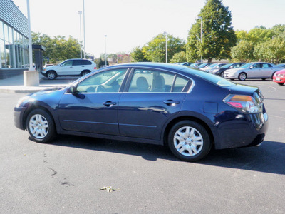 nissan altima 2010 blue sedan 2 5 s gasoline 4 cylinders front wheel drive automatic 55124