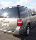 ford expedition 2008 lt  gray suv xlt gasoline 8 cylinders 2 wheel drive automatic 60443