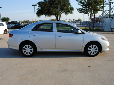 toyota corolla 2010 silver sedan le gasoline 4 cylinders front wheel drive automatic 75228