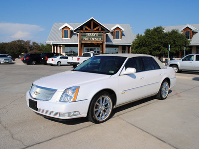 cadillac dts 2007 white sedan gasoline 8 cylinders front wheel drive automatic 76087