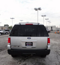 ford expedition 2004 lt  gray suv xlt 4x4 gasoline 8 cylinders 4 wheel drive automatic with overdrive 60546