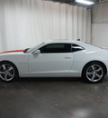 chevrolet camaro 2010 white coupe ss gasoline 8 cylinders rear wheel drive automatic 76108