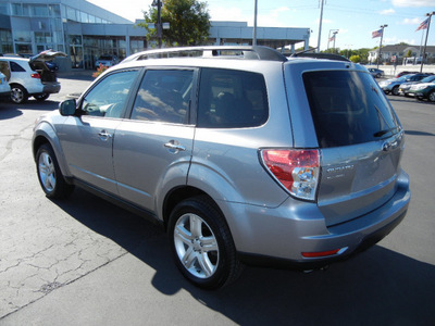 subaru forester 2010 silver wagon 2 5x premium awd gasoline 4 cylinders all whee drive automatic 55420